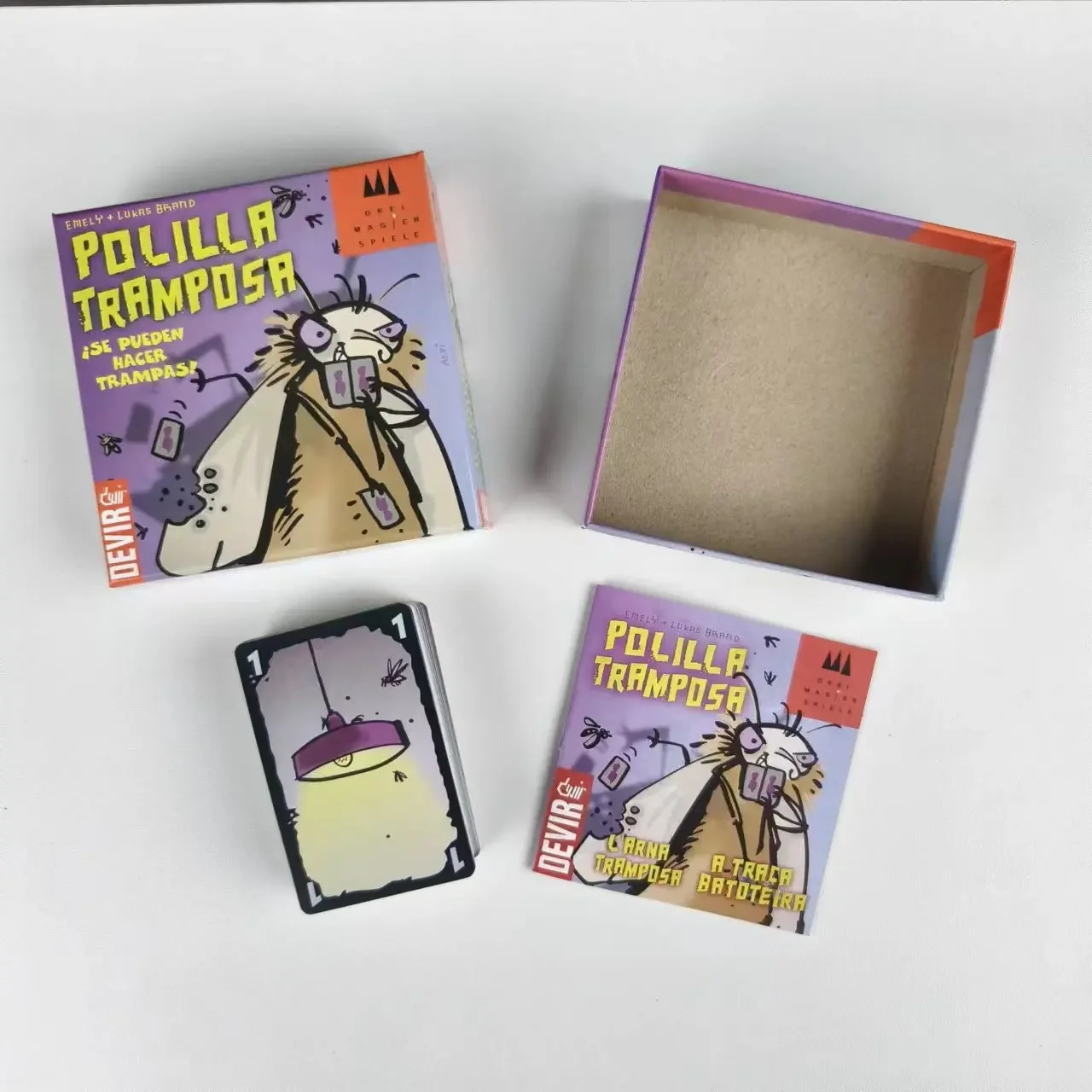 Cheating Moth Spanish Card Gam - Party Games Juegos De Mesa reseña y precio