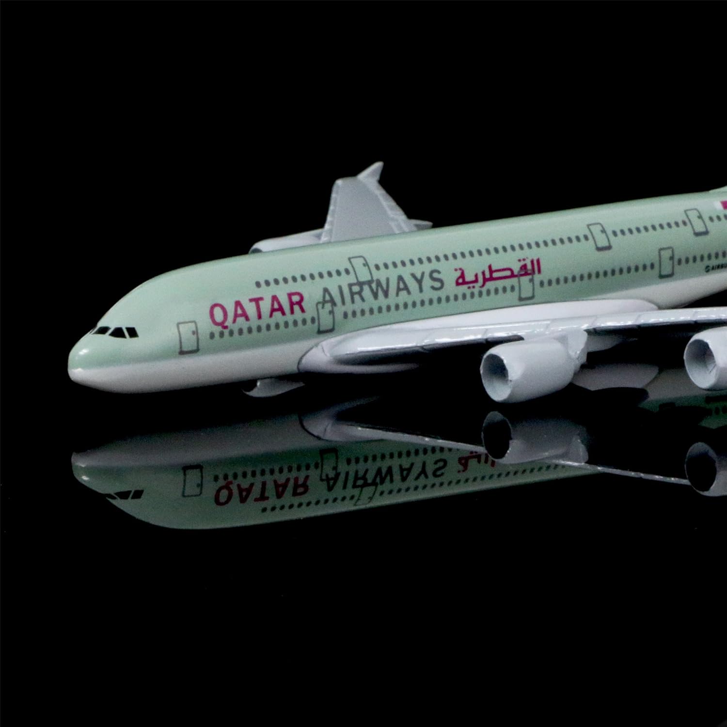 1:400 16cm Air Bus A380 Qatar  - Party Games Bus reseña y precio